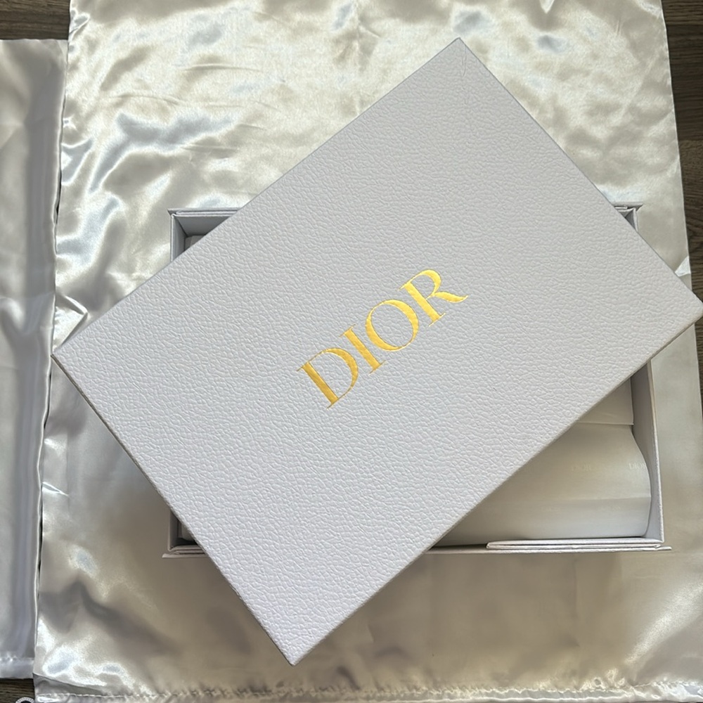 Dior Box, Ribbon, & Tissue Paper - Picture 5 of 7